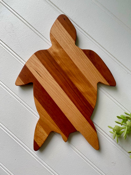 TURTLE SHAPED CUTTING BOARD