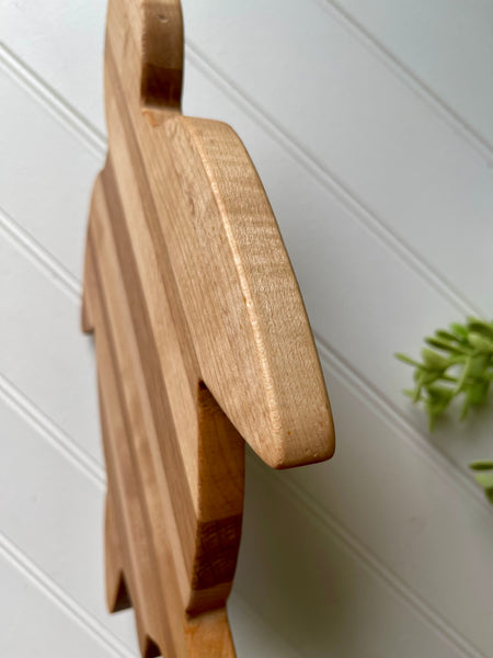 TURTLE SHAPED CUTTING BOARD