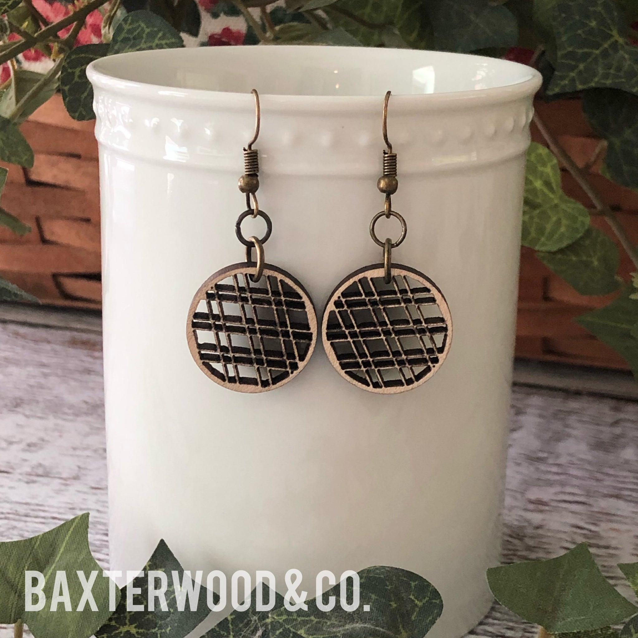 KRISTEN - PLAID WOOD CIRCLE DROP EARRINGS